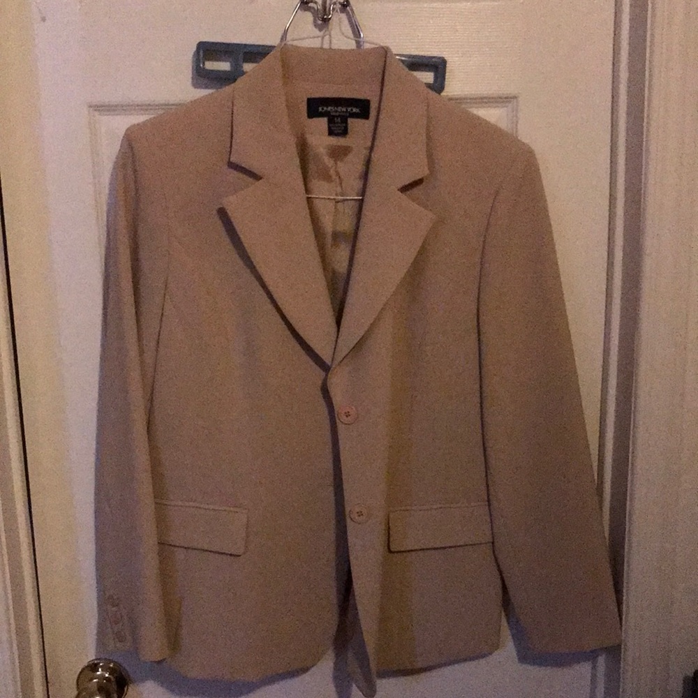 Beige/tan women’s Jones New York suit jacket - two button